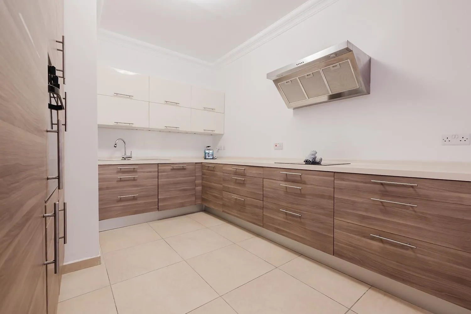 102 Seafront 3Bed Sliema With Pool By Homely Malta