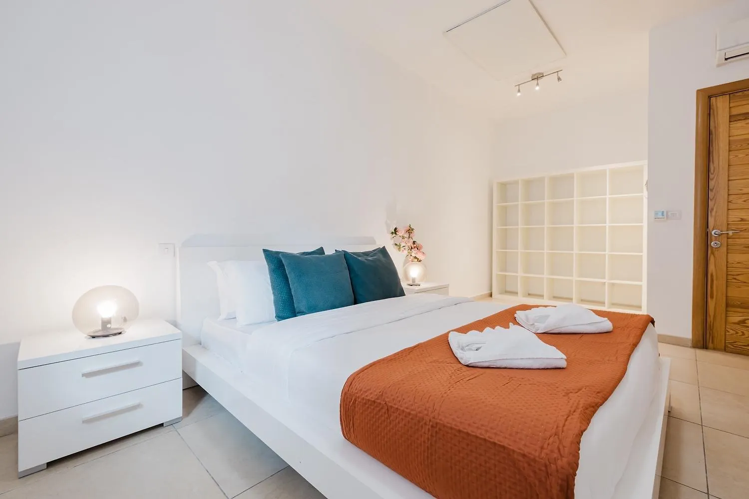 Apartment 102 Seafront 3Bed Sliema With Pool By Homely