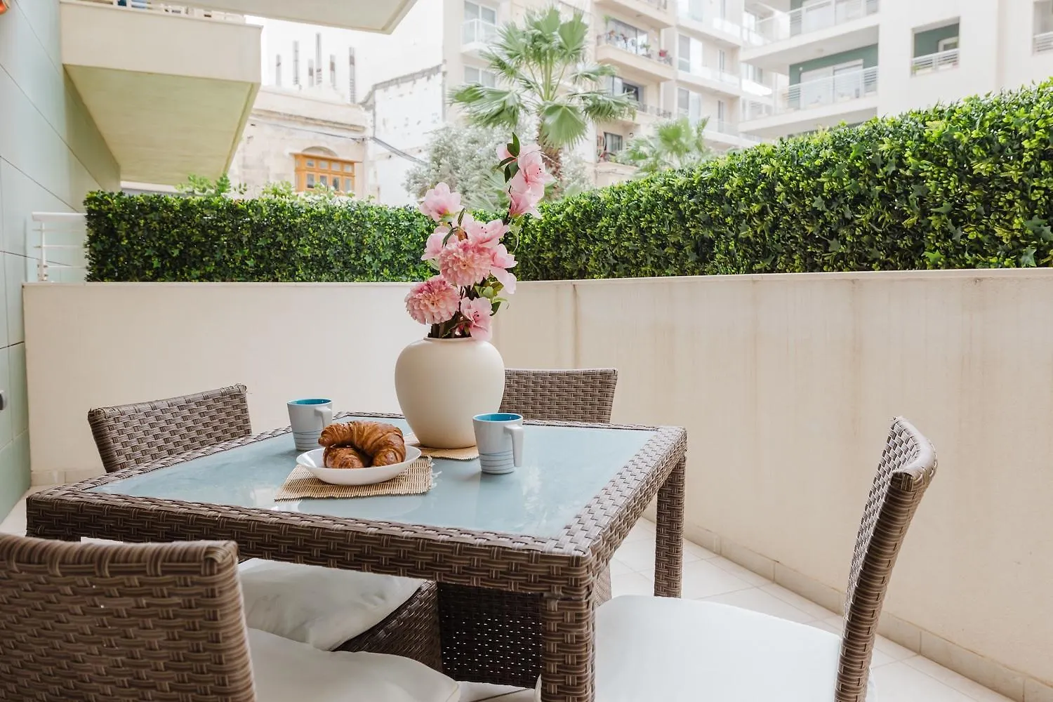 102 Seafront 3Bed Sliema With Pool By Homely Apartment